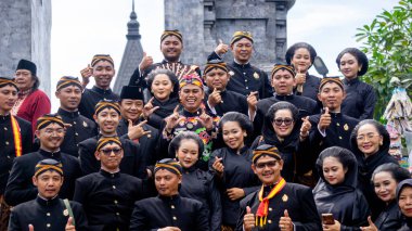Blitar şehrinin belediye başkanı Syauqul Müshibbin (Mas Ibin) Grebeg Pancasila 'da
