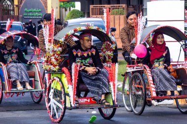 Blitar şehrinin belediye başkanı Syauqul Müshibbin (Mas Ibin) Grebeg Pancasila 'da
