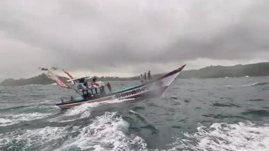 Endonezya petik laut seremonisi. Petik laut balıkçıların şükran günüdür..