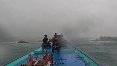 Endonezya petik laut seremonisi. Petik laut balıkçıların şükran günüdür..