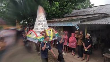 Endonezya petik laut seremonisi. Petik laut balıkçıların şükran günüdür..