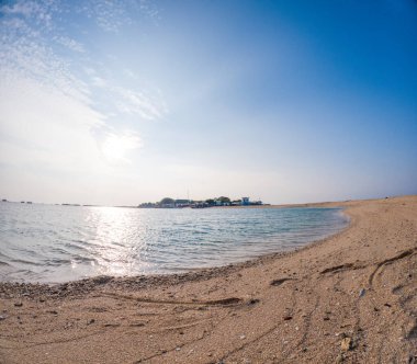 Sabahları Gili Ketapang plajının güzel manzarası