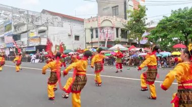 Rentah besapih dance from Jambi on the 4rd BEN Carnival. This dance is a dance that symbolizes a harmonious and cooperative life.