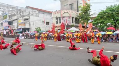 Rentah besapih dance from Jambi on the 4rd BEN Carnival. This dance is a dance that symbolizes a harmonious and cooperative life.