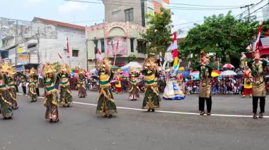 Kipas Melinting dance from Lampung at BEN Carnival. This dance is for welcoming important guests or celebrating wedding parties.