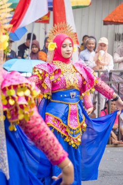 Serimbang dance from Bangka Belitung on the 4th BEN Carnival. This dance is used to welcome guests of honor.