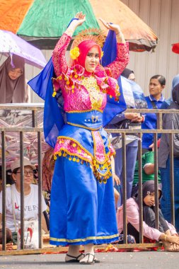 Serimbang dance from Bangka Belitung on the 4th BEN Carnival. This dance is used to welcome guests of honor.