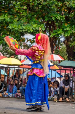 Serimbang dance from Bangka Belitung on the 4th BEN Carnival. This dance is used to welcome guests of honor.