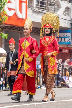 Traditional costume from Bangka Belitung on the 4th BEN Carnival.