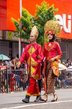 Traditional costume from Bangka Belitung on the 4th BEN Carnival.