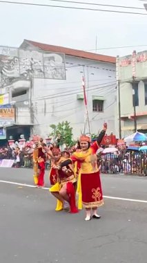 Kondan dance from West Kalimantan on the 4rd BEN Carnival. Kondan dance expresses gratitude to God and joy