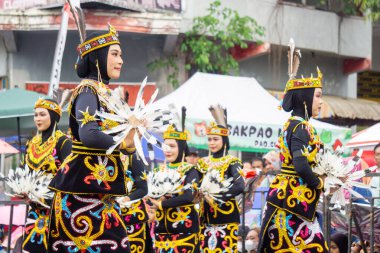 Leto dance from East Borneo on the 4th BEN Carnival. This dance depicts the beauty of Dayak women and also depicts the friendship of Dayak girls.