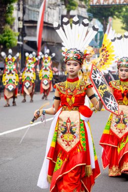 Kinyah mandau dance from Central Borneo. This dance depicts the heroic spirit and the willingness of Dayak warriors to defend the honor of their ancestral land.