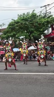 Kinyah mandau dance from Central Borneo. This dance depicts the heroic spirit and the willingness of Dayak warriors to defend the honor of their ancestral land.