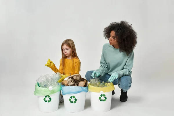 Multiracial Girls Wearing Gloves Sorting Garbage Glass Plastic Cardboard Dustbins — Stock Photo, Image