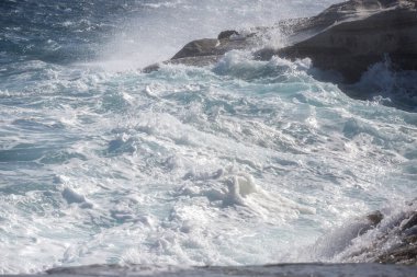 Milos Adası, Yunanistan - güzel su ve kıyı