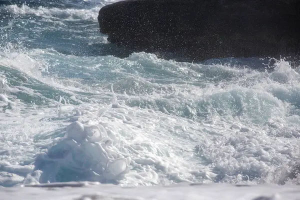 Milos Adası, Yunanistan - güzel su ve kıyı