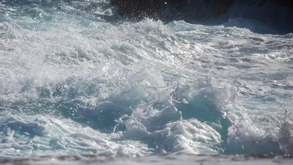 Milos Adası, Yunanistan - güzel su ve kıyı