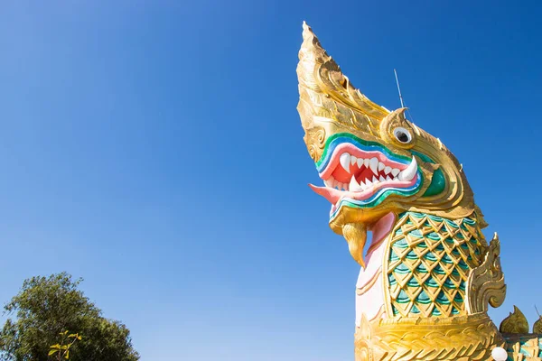 Yasothon Tailandia Enero 2021 Estatua Serpiente Grande Encuentra Parque Público — Foto de Stock