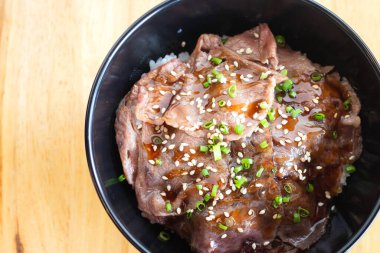 Wagyu bifteği ve Japon pilavı..