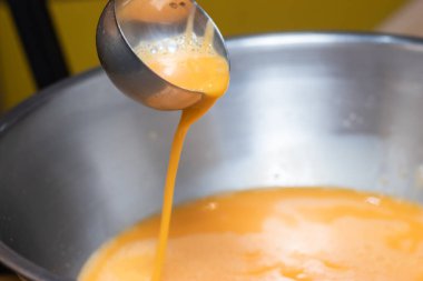 Japon börekleri şekerle karıştırılmış, tavada kızartılmış, Japon yerel suşisi.