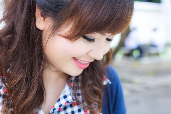 Aziatische Vrouw Doen Make Glimlach Gelukkig — Stockfoto