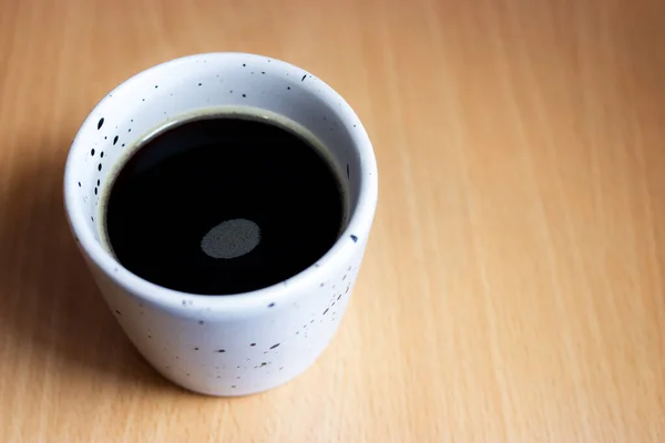 Nybryggt Kaffe Vit Japansk Kopp Placerad Ett Träbord — Stockfoto