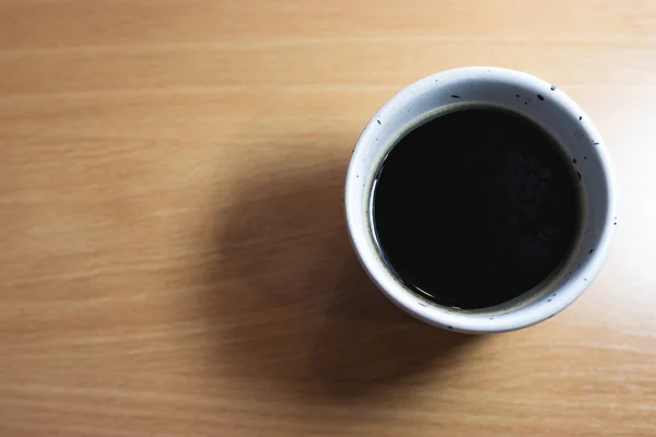 Frisch Gebrühter Kaffee Einer Weißen Tasse Japanischen Stil Auf Einem — Stockfoto