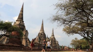 Wat Ra Tayland 'ın Sukhothai şehrinde antik bir tapınaktır..