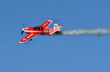 Gdynia, Polonya - 21 Ağustos 2021: Polonya 'nın Gdynia kentindeki Aero Baltic Show' da Zelazany akrobatik grubu.
