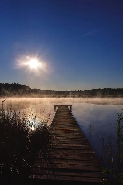 Beautiful Summer Morning Landscape Wooden Pier Lake Shore Misty Morning — Stock Photo, Image