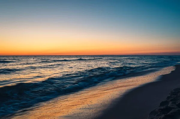 해변의 아름다운 폴란드 스타르 니아의 발트해 떠오르는 — 스톡 사진