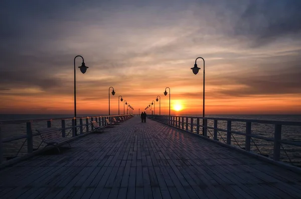 Belo Nascer Sol Sobre Mar Polonês Pier Popular Mar Báltico — Fotografia de Stock