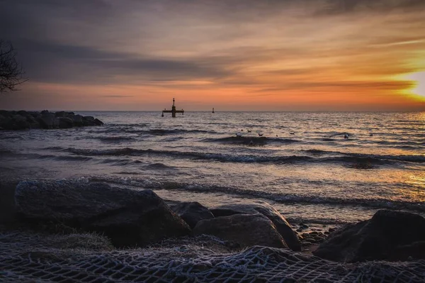 Vackert Morgonlandskap Vid Havet Molnig Soluppgång Över Östersjön Bild Tagen — Stockfoto