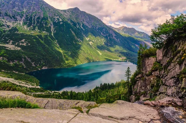 波兰群山美丽的明信片风景 波兰Tatra国家公园中受欢迎的Morskie Oko湖 — 图库照片