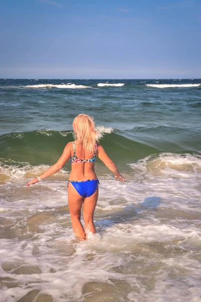 Holiday Concept Girl Splashing Water Woman Bathing Polish Baltic Sea — Stock Photo, Image