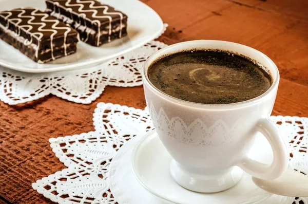 Накрытие Стола Печеньем Шоколадом Кофе Напиток Кофе Торты Шоколадном Соусе — стоковое фото
