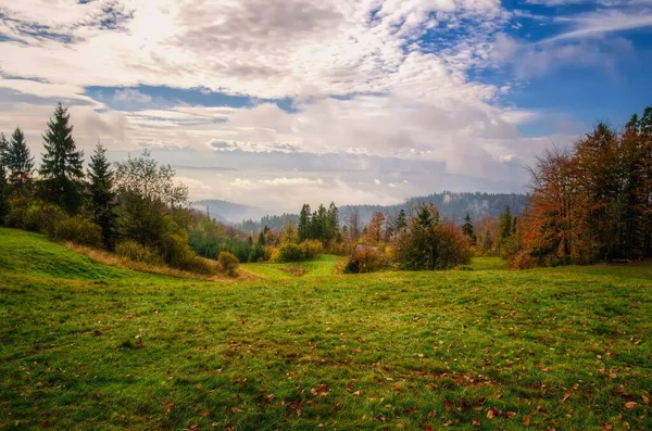 Krajina Glade Horách Podzim Kopci Lesem Pozadí Pohoří Beskidy Polsko — Stock fotografie