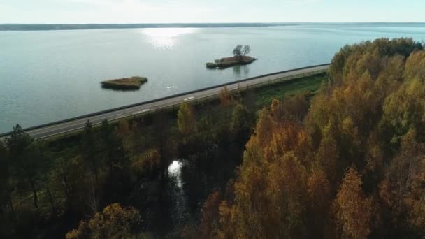 Luchtfoto Van Weg Door Het Landelijke Europese Platteland Aan Het — Stockvideo