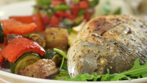 Presentation Baked Dorado Fish Vegetable Salsa Grilled Vegetables — Stock Video