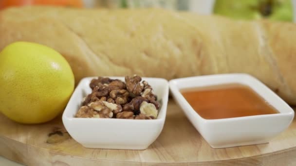 Ciabatta Ekmeği Taze Sebzeler Sandviç Yapmak Için Diğer Malzemeler — Stok video