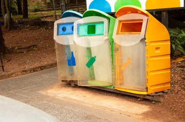 3 types of waste bins that separate waste types
