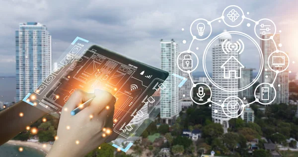 akıllı ev kavramı ve kablosuz kontrol teknolojisi ve güvenlik, ip kamera