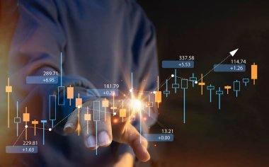 Planlama & Strateji Borsası Borsası Büyümesi ya da Başarı İşadamı ya da tüccar el dokunuşları Sanal Hologram hisse senedi yatırımını ticaret alanında gösteriyor