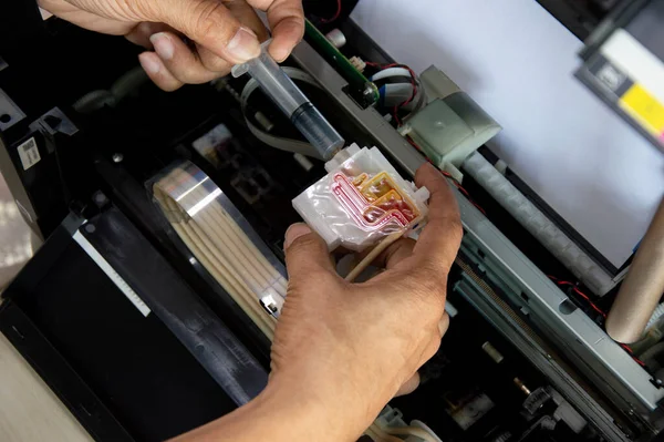 Visão Superior Dentro Impressora Reparando Uma Cor Problema — Fotografia de Stock