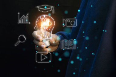 Öğrencileri merkez olarak vurgulayan bir ağ (Öğrenme Yönetimi Sistemi) yoluyla bir öğrenme yönetim sistemi olan e-öğrenme kavramı. öğretme ve öğrenmede harmanlanmış biçim ve düzenli sınıf