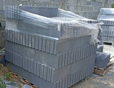 Ev yapımında kullanılan tuğla bloklar..