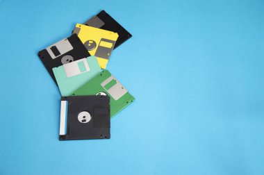 Disketler 90 'larda dünyada popülerdi. Teknolojiyi kaydetmenin ilk günleri