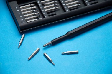 Değiştirilebilir uçlu küçük el tornavida, DIY çalışması için tornavida.