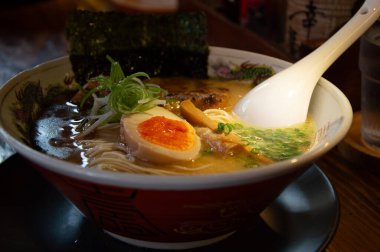 Japon eriştesi, yaygın olarak bilinen Japon restoranı.